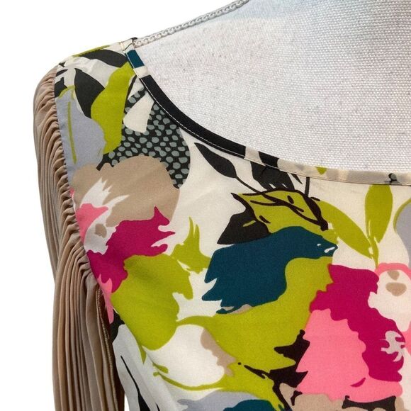 Ck Heaven floral with tan pleated open sleeve top size medium - Picture 10 of 16